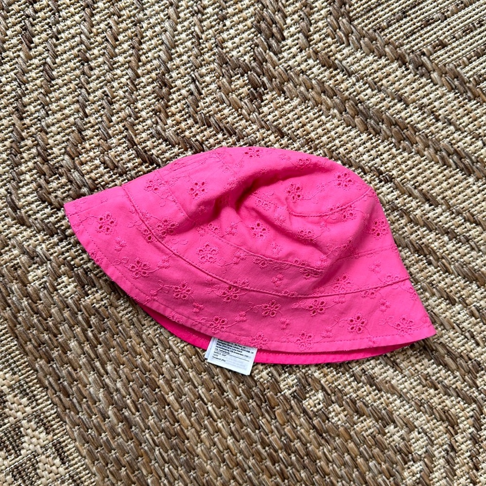 (Free w/bundle) Pink Gap Hat